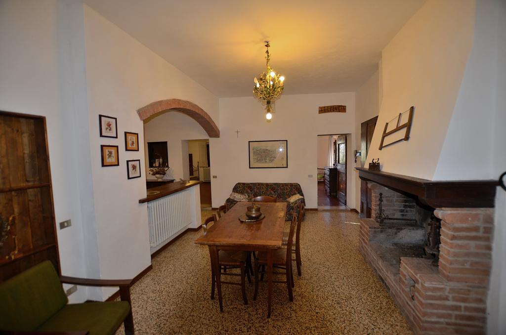 Agriturismo Poggio Ai Grilli Gambassi Terme Room photo