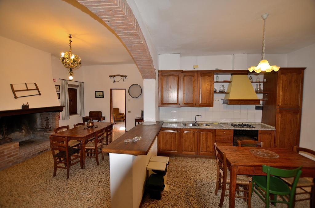 Agriturismo Poggio Ai Grilli Gambassi Terme Room photo