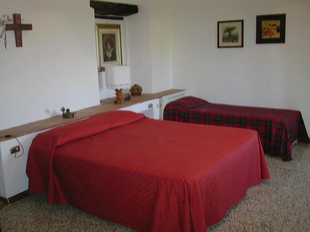Agriturismo Poggio Ai Grilli Gambassi Terme Room photo